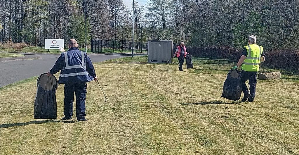 Opalion World Earth Day Cumbernauld Litterpick 1